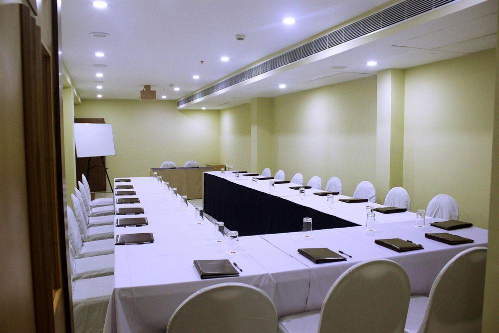 Raj Park- Hill View Hotel Tirupati Kültér fotó