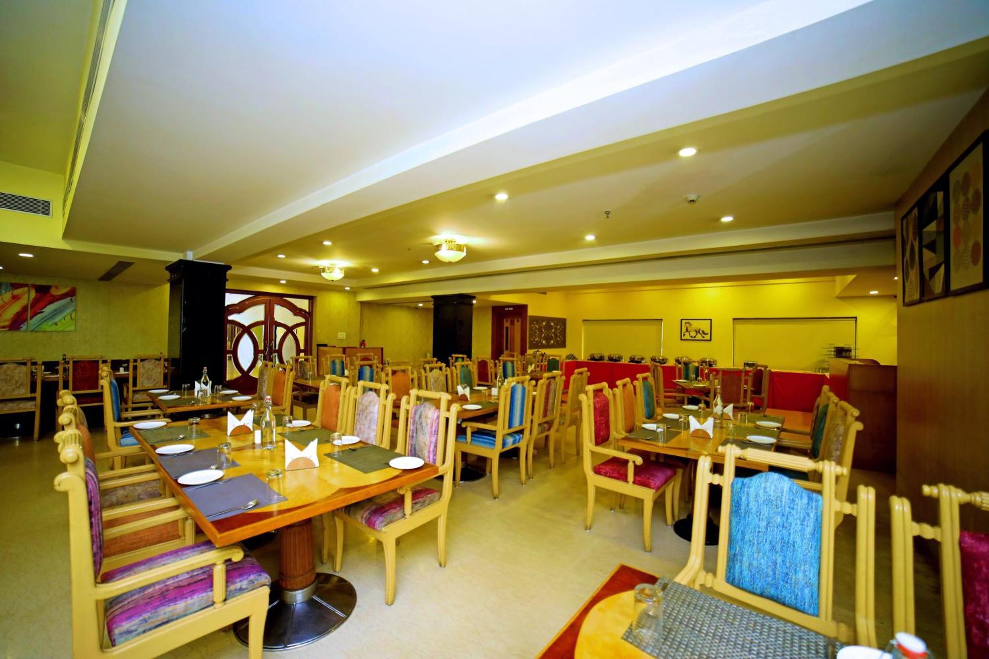 Raj Park- Hill View Hotel Tirupati Kültér fotó