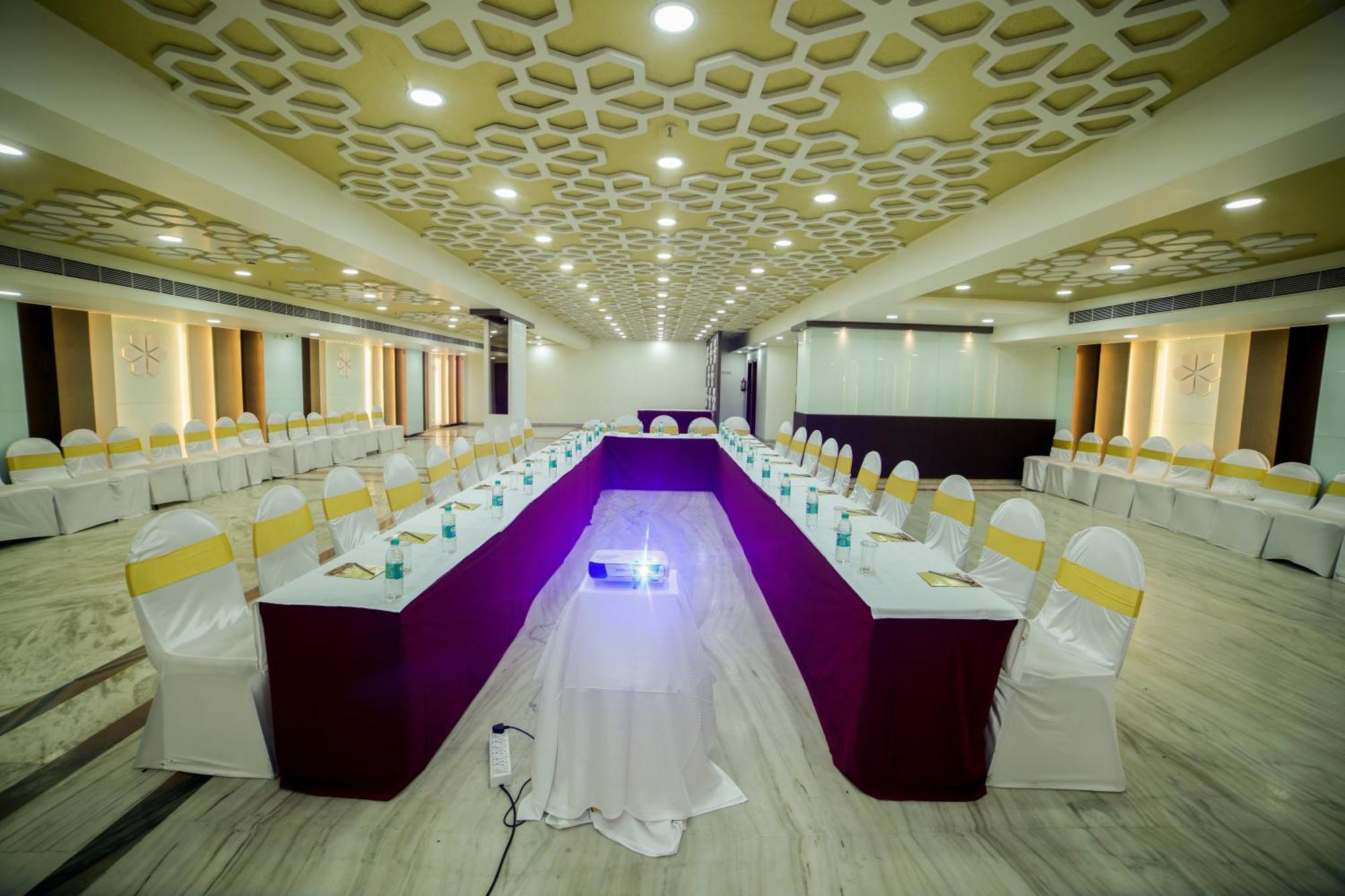 Raj Park- Hill View Hotel Tirupati Kültér fotó