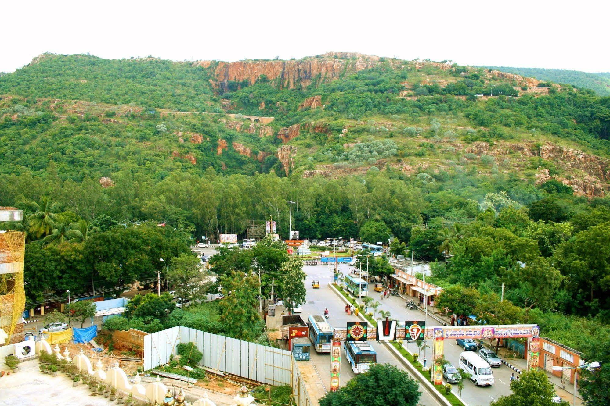 Raj Park- Hill View Hotel Tirupati Kültér fotó